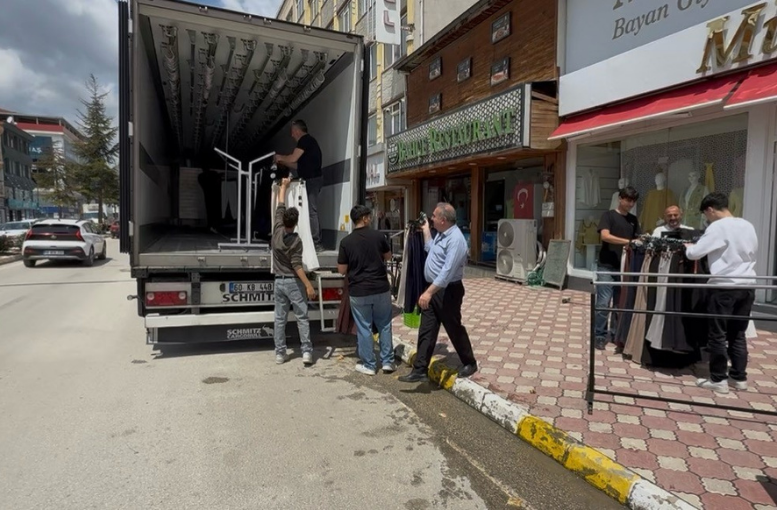 Tokat Turhal’da Taşkın Alarmı Esnaf Kepenk Kapattı (2)
