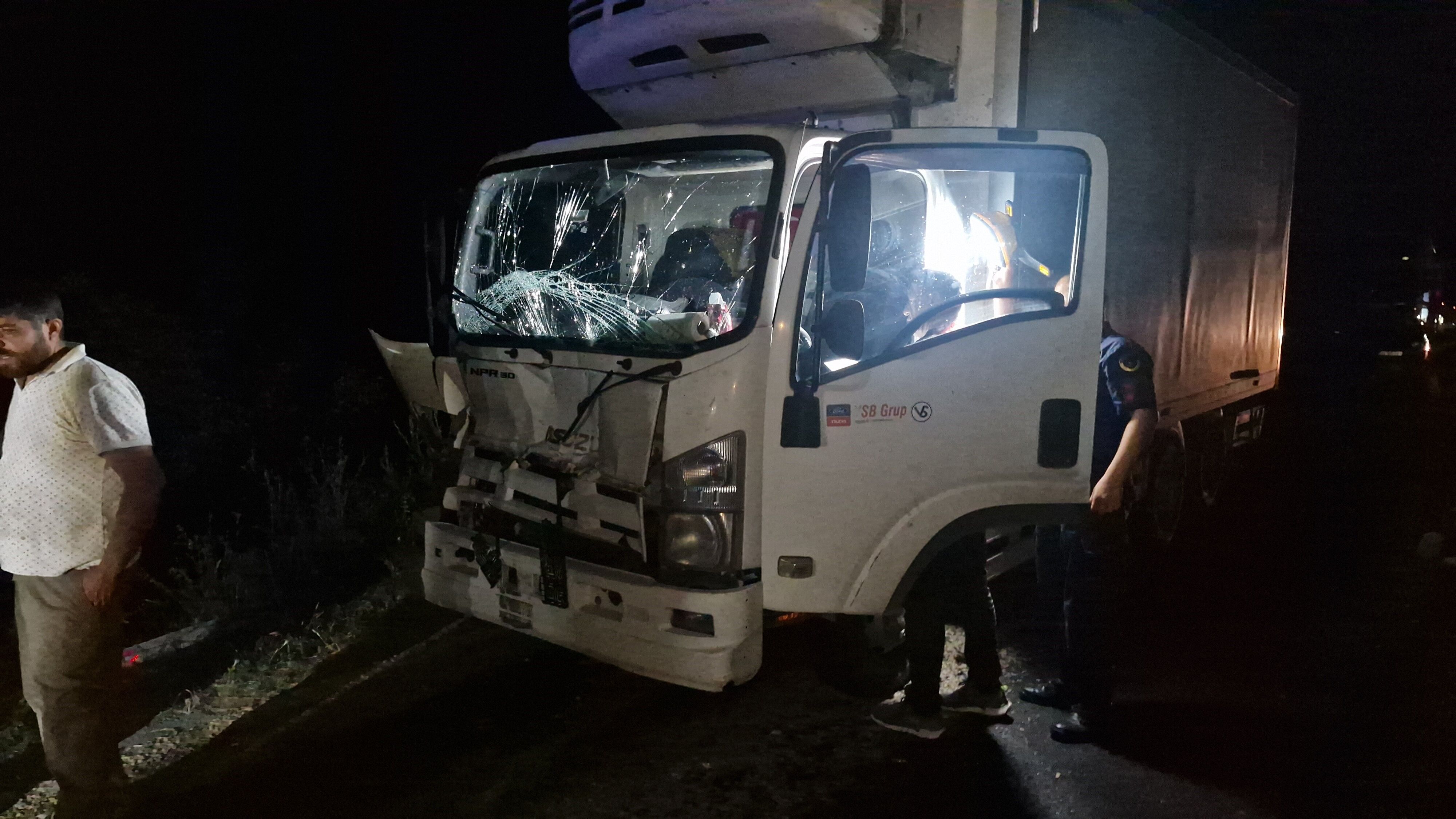 Çorum'da feci kaza! Kamyon traktöre arkadan çarptı: 1 ölü, 2 yaralı-1