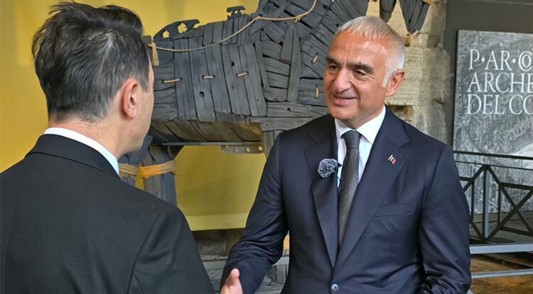 Bakan Ersoy, Kolezyum'da Yerli Ve Yabancı Basın Mensuplarıyla Bir Araya Geldi 2