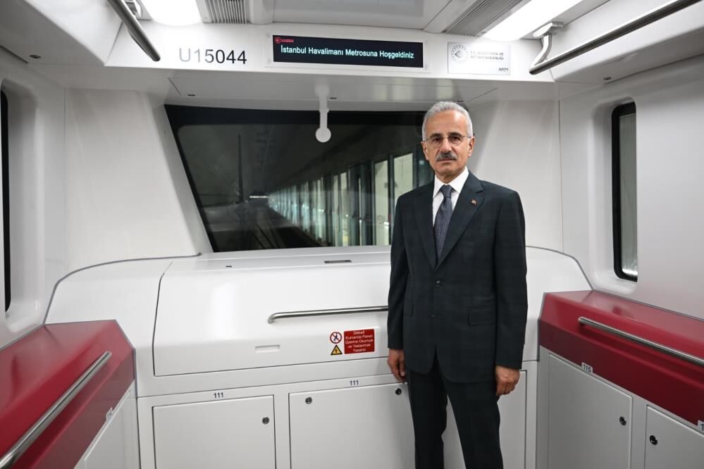 Bakan Uraloğlu-16