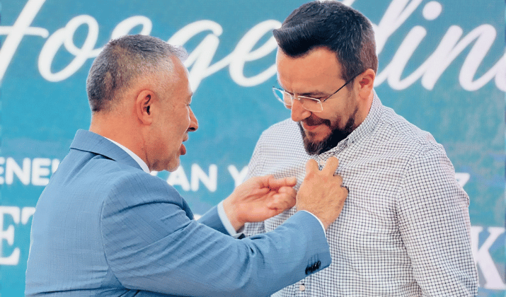 Chp Milletvekili Yaşar Tüzün'ün Yeğeni Ile Eski Danışmanı Ak Parti'ye Geçti (2)