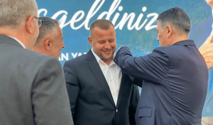 Chp Milletvekili Yaşar Tüzün'ün Yeğeni Ile Eski Danışmanı Ak Parti'ye Geçti (3)