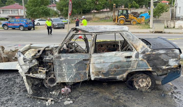 Hastanedeki Eltisine Refakat Edecekti! Feci Kazada Yanarak Can Verdi (1)