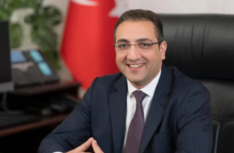İzmir'de Seferihisar Ve Balçova Belediye Başkanları Gözaltına Alındı (1)
