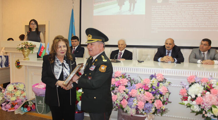 “ Kahramanlık Zirvesi” Kitabının Tanıtım Töreni Düzenlendi 4