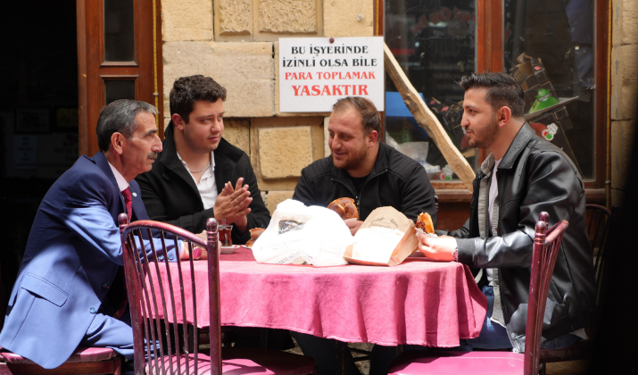 Kral Işletmeciden Yeni Kural Önce Siyaseti Yasakladı, Şimdi Para Toplamayı... (2)