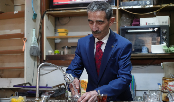 Kral Işletmeciden Yeni Kural Önce Siyaseti Yasakladı, Şimdi Para Toplamayı... (3)