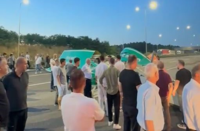 Kuzey Marmara Otoyolu'nda Kaza Trafik Yoğunluğu Oluştu (2)