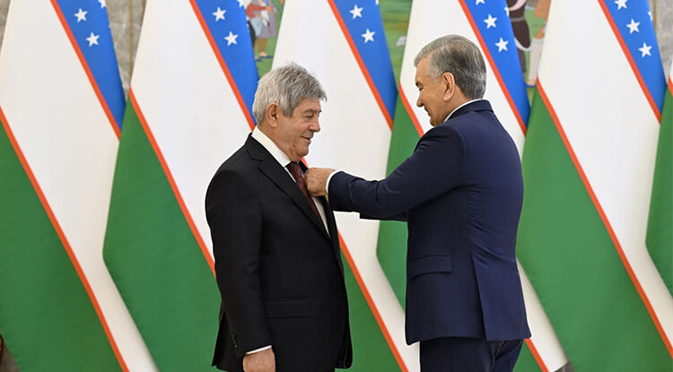 Özbekistan Cumhurbaşkanı Mirziyoyev, Azerbaycan Büyükelçisini Kabul Etti 3