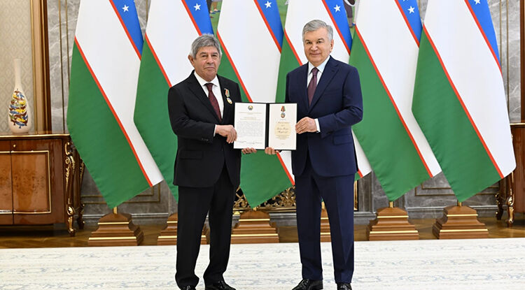 Özbekistan Cumhurbaşkanı Mirziyoyev, Azerbaycan Büyükelçisini Kabul Etti