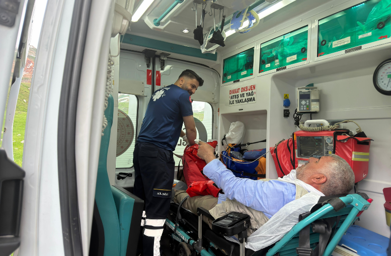 Tunceli’de Arazide Düşen Kişi 5 Saatlik Çalışmayla Kurtarıldı (2)