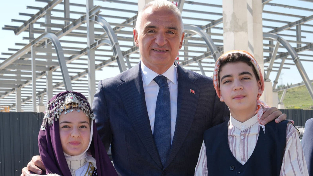 Yunanistan Dan 1055 Sikke Geri Döndü 3