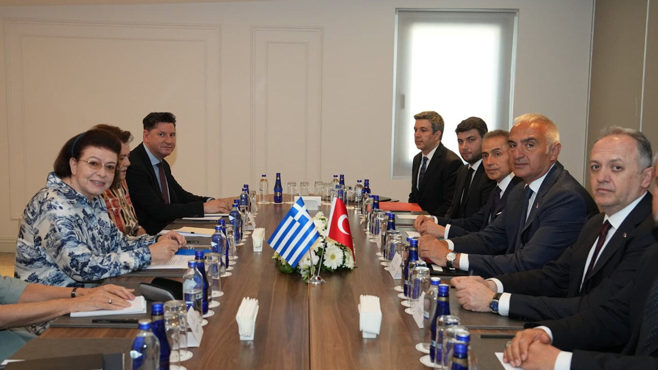 Yunanistan Dan 1055 Sikke Geri Döndü