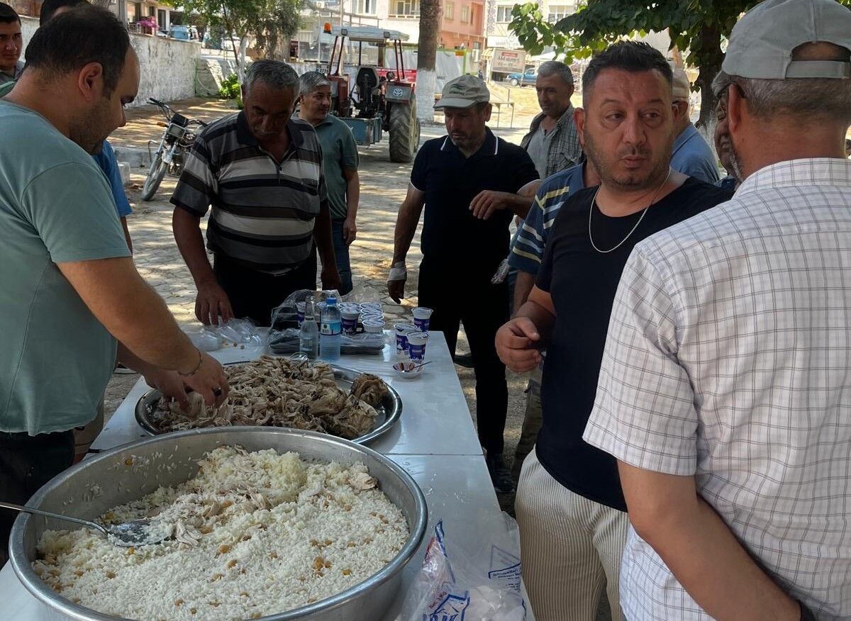 Hayranları, Ferdi Tayfur için hayır yaptı-1