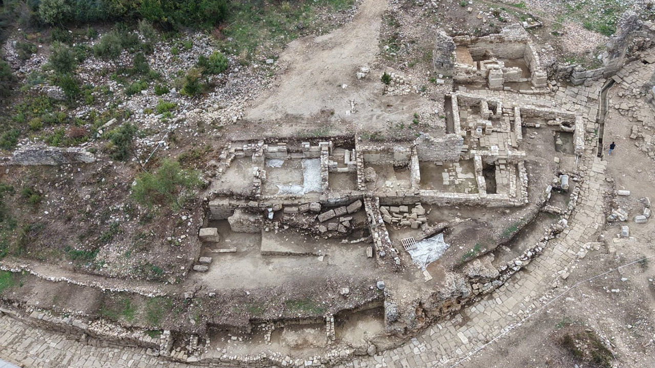 Aspendos Ta 2 Bin Yıllık Tiyatro Caddesi Gün Yüzüne Çıktı 5