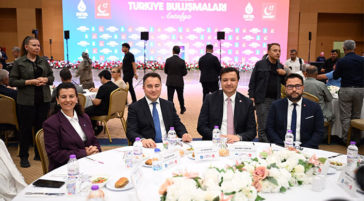 Babacan Yeni Alternatifimizi Diğer Partilerle Genişletme Gayreti Içindeyiz