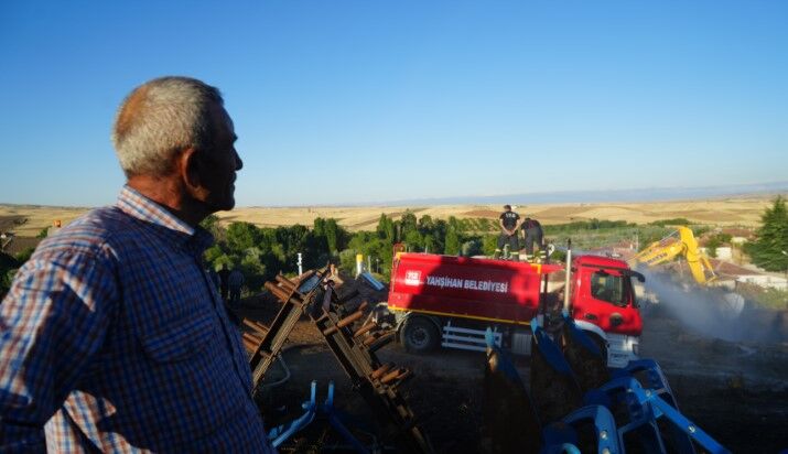 Evleri Yanan Kadın Gözyaşı Döken Eşini Teselli Etti Ağlama, Canımıza Bir Şey Olmadı (2)