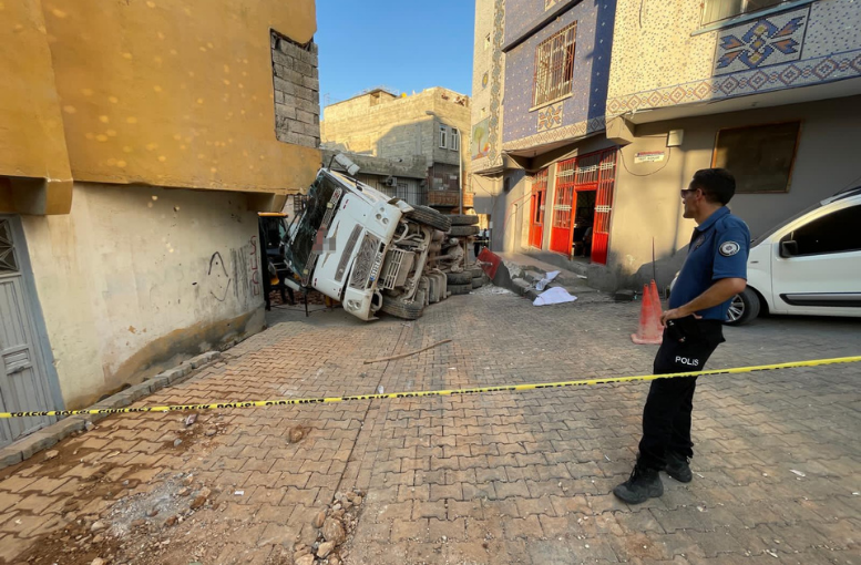 Freni Boşalan Kamyon 6 Yaşındaki Zeynep'i Hayattan Kopardı (2)