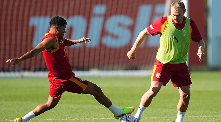 Galatasaray, Yeni Sezon Hazırlıklarını Sürdürdü! Antrenmanda Osimhen De Yer Aldı