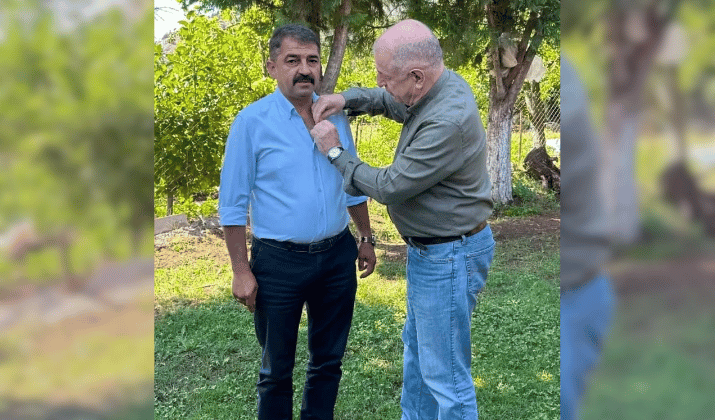 Neredeyseniz Oradayım Diyen Chp'li Başkan Parti Değiştirdi