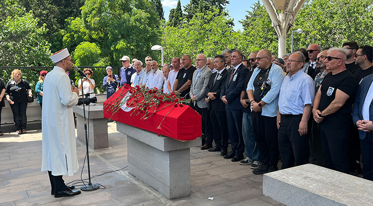 Usta Oyuncu Zihni Göktay Son Yolculuğuna Uğurlandı 2