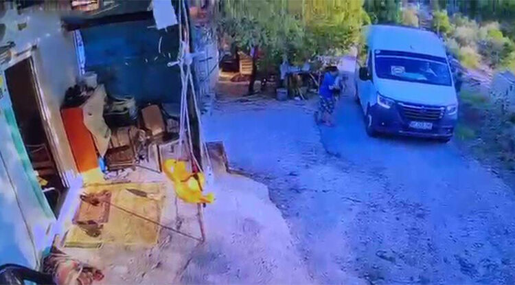 Antalya’da Yürekleri Yakan Olay! 1,5 Yaşındaki Çocuk Hayatını Kaybetti 1