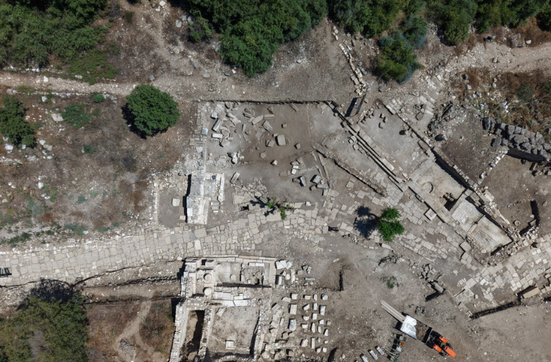 Aspendos’ta Şifanın 1800 Yıllık Dev Heykeli Gün Yüzüne Çıktı (3)
