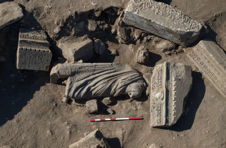 Aspendos’ta Şifanın 1800 Yıllık Dev Heykeli Gün Yüzüne Çıktı