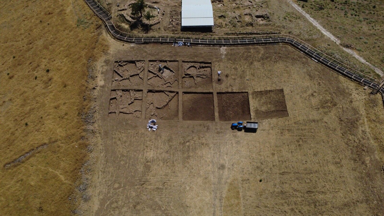 Bakan Ersoy Göbeklitepe’de Araştırmalarımızı Yeni Alanlara Taşıyoruz (4)