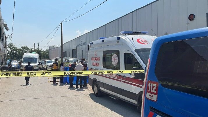 Bursa'da Dedikodu Cinneti Cinayetle Bitti Eniştesi Ve Eşini Öldürdü (3)