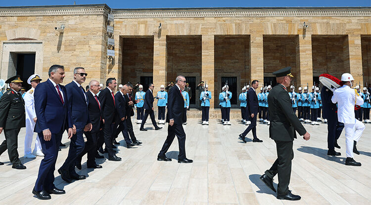 Cumhurbaşkanı Erdoğan Başkanlığındaki Y A Ş Üyeleri Anıtkabir'i Ziyaret Etti 1