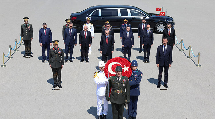 Cumhurbaşkanı Erdoğan Başkanlığındaki Y A Ş Üyeleri Anıtkabir'i Ziyaret Etti