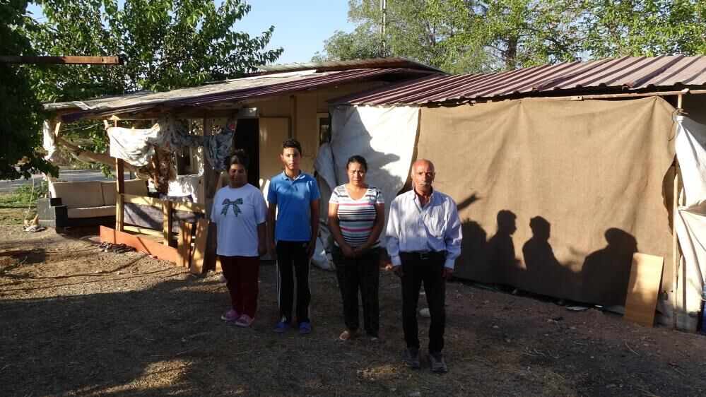 Elektrik Aboneliği Için Attığı Imza Sonrası Ailesiyle Evsiz Kaldı2