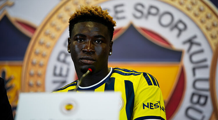 Fenerbahçe, Kojo Peprah Oppong Için Imza Töreni Düzenledi 2