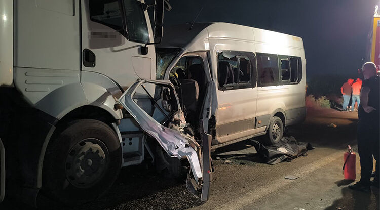 Hatay’da Korkunç Kaza! 1 Kişi Hayatını Kaybetti, 15 Kişi Yaralandı 1