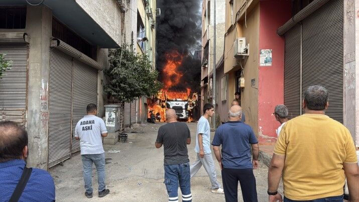 Kahvehaneye Giden Aski̇ Ekiplerinin Vidanjörü Yandı, Mahalleli Canını Zor Kurtardı (2)