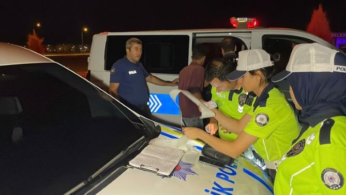 Karaman’da Alkollü Sürücü Dehşeti Baba Öldü, 7 Yaşındaki Oğlu Yaralı (1)