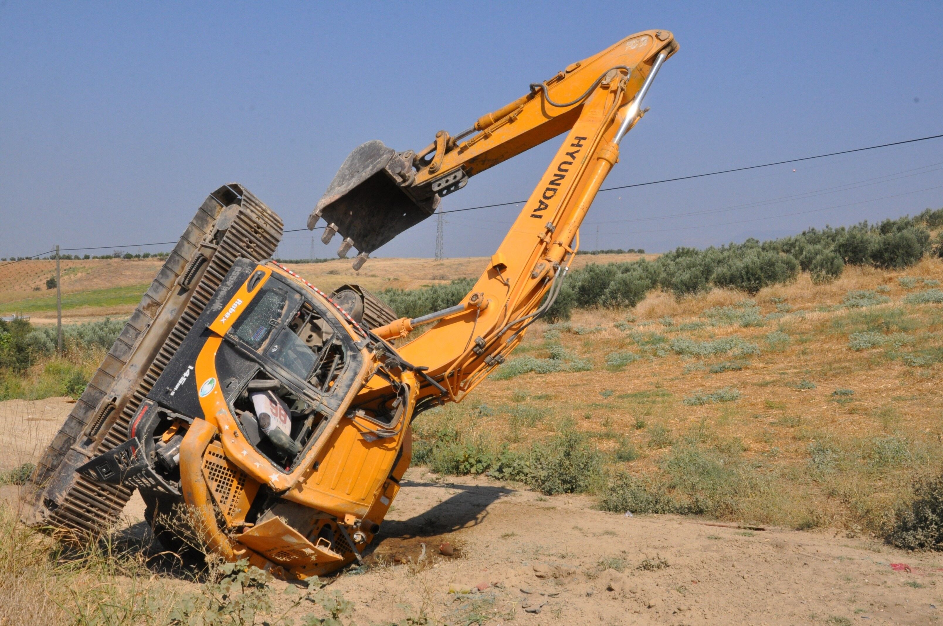 Manisa'da Yolcu Otobüsü Kamyona Çarptı 1 Ölü, 7 Yaralı (3)