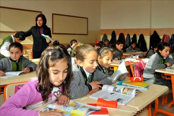 Okula yeni başlayan çocuklarda ayrılma anksiyetesine dikkat