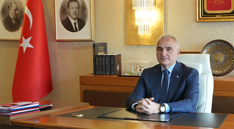Sardes’te 2 Bin 500 Yıllık Anıtsal Heykel Gün Yüzüne Çıkarıldı
