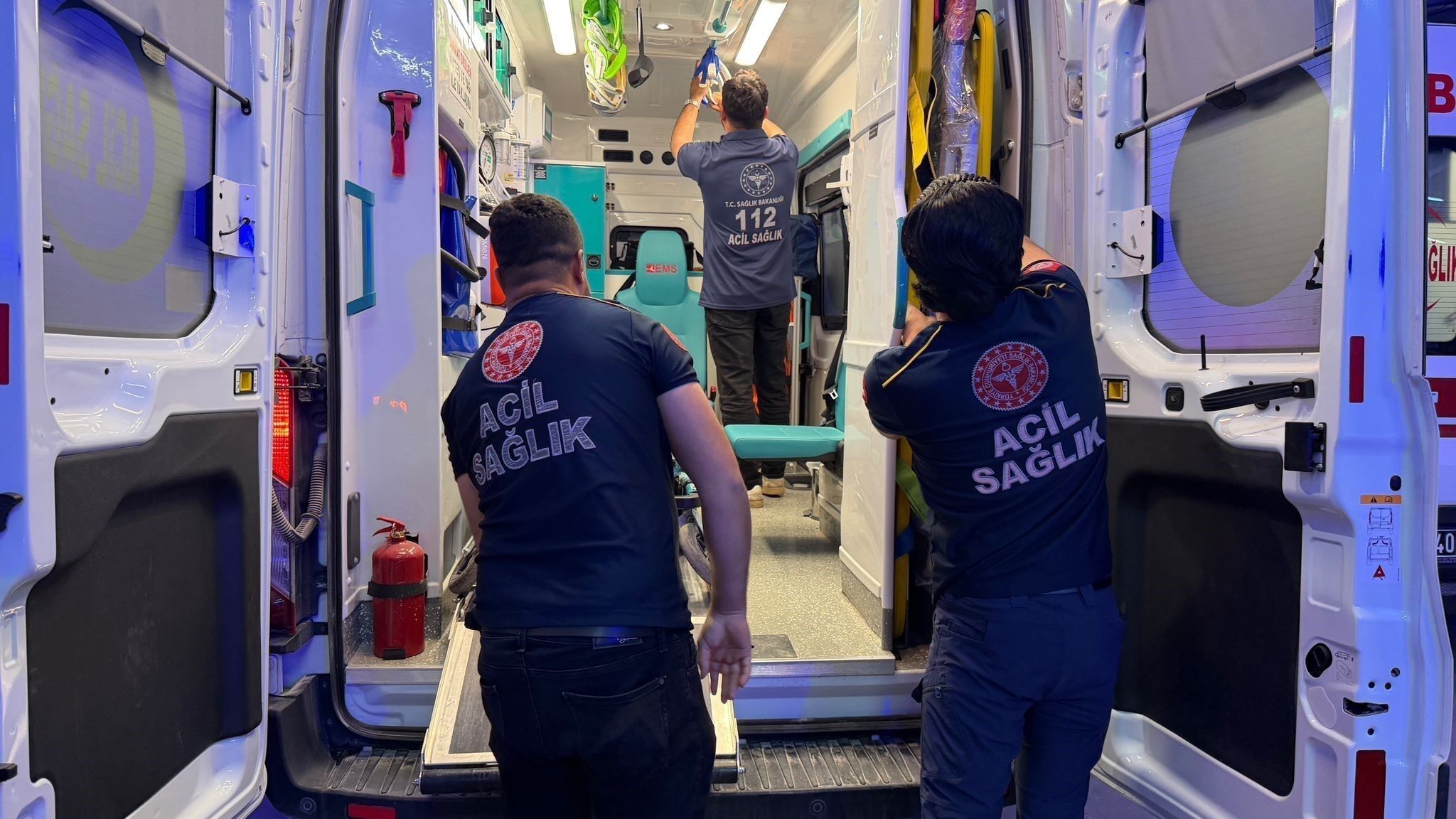 Bisikletiyle 5 metre yüksekten düşen küçük kız hayatını kaybetti
