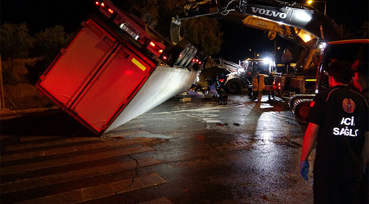 Antalya’da Korkunç Kaza! 2 Kişi Feci Şekilde Hayatını Kaybetti