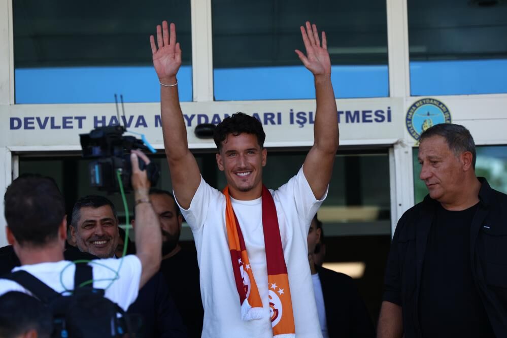Deniz Gül Istanbul'da