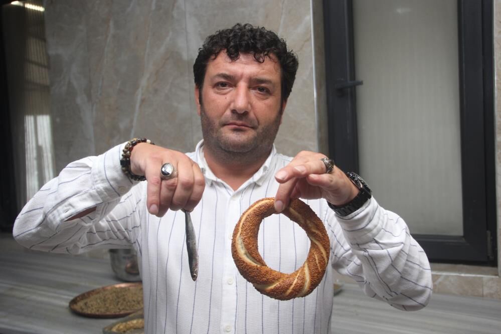 Bu da hamsili simit! "Balık ekmek oluyor da balık simit neden olmasın"