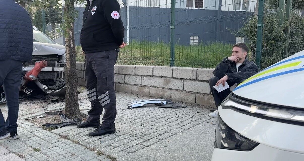 Alkollü Sürücü Ortalığı Karıştırdı! Refüjü Aşıp Karşı Şeride Geçti, Duvara Çarparak Durabildi (2)