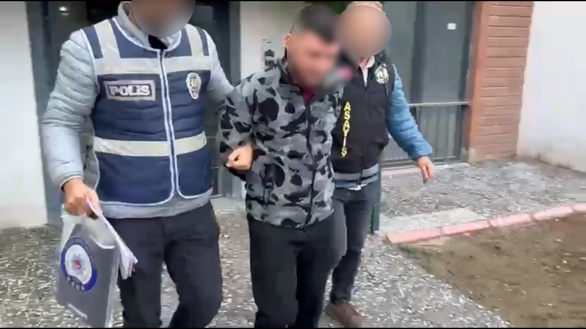 Bursa'da Fuhuş Operasyonu 21 Kadın Kurtarıldı, 12 Şüpheli Gözaltına Alındı (2)