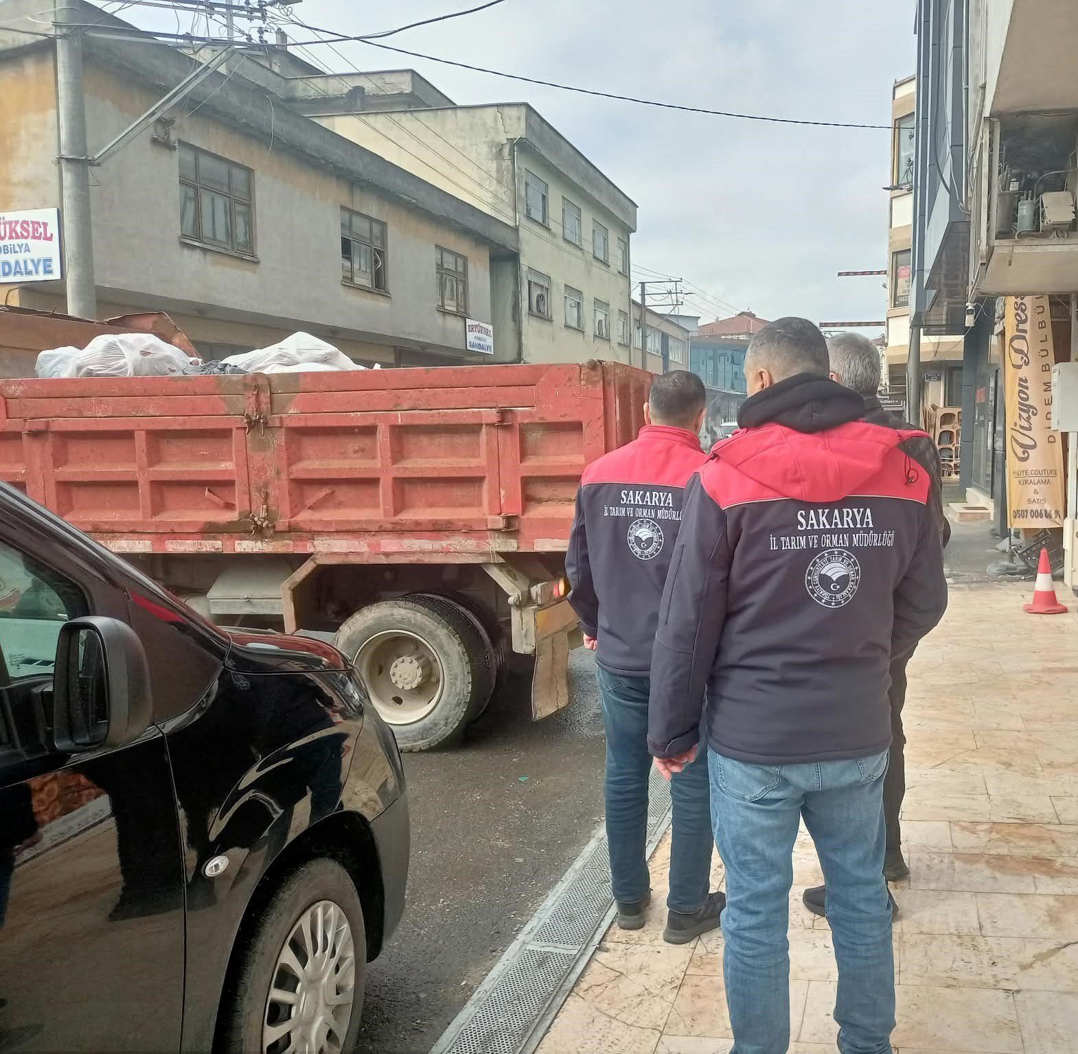 Sakarya'da Sucukta Domuz Eti Tespit Edildi, Işletme Kapatıldı 2,6 Ton Ürün Imha Edildi (4)