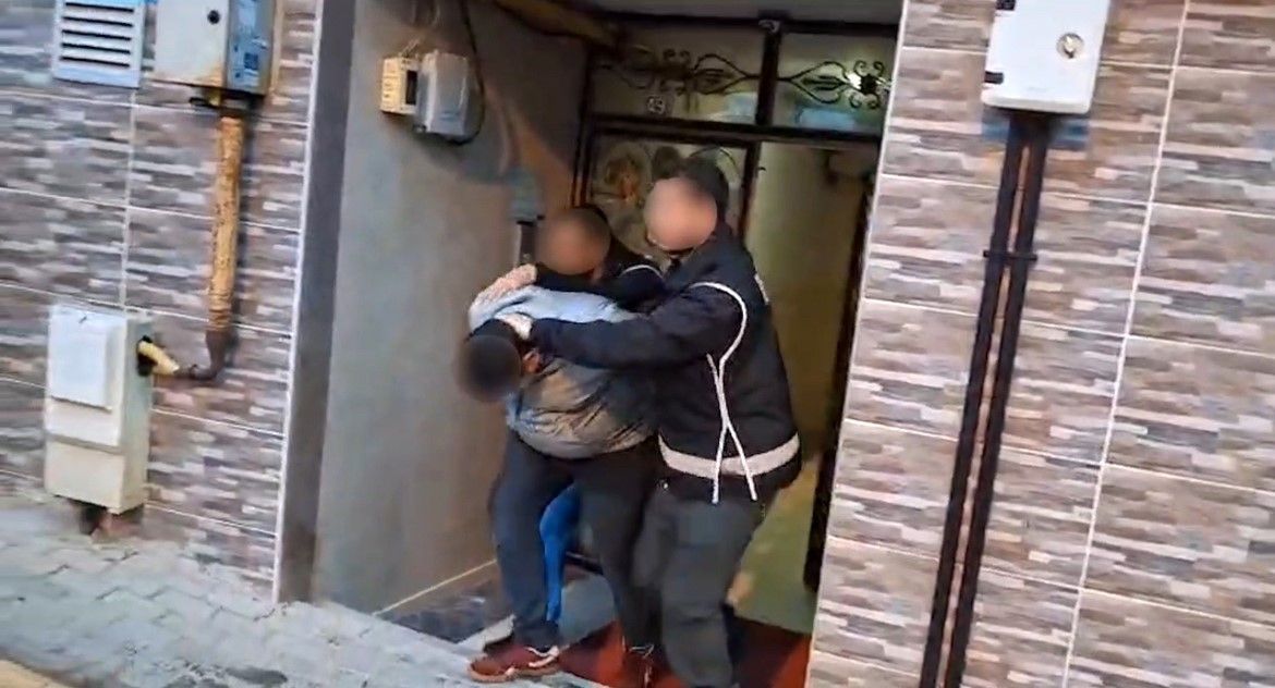 Sosyal Medyadan Örgüte Davet! Bursa'da 29 Adrese Baskın Yapıldı 25 Gözaltı (2)